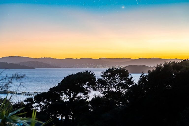 Photo of property in 28 Ngaumatau Road, Point Howard, Lower Hutt, 5013