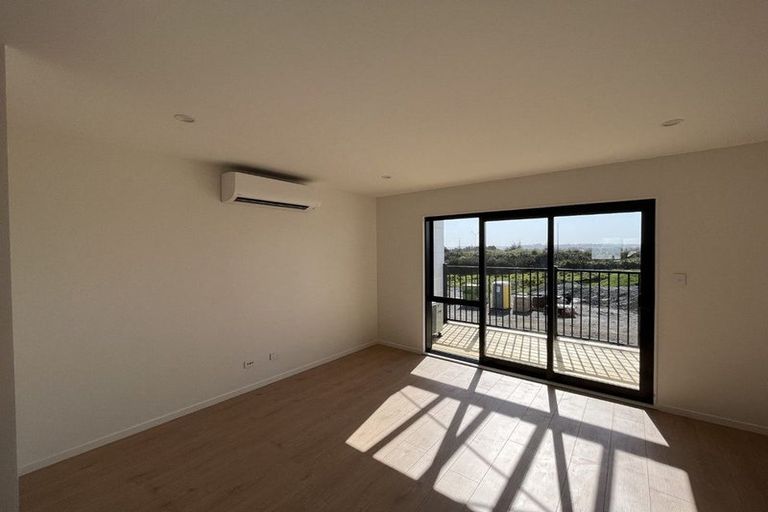 Photo of property in 5 Mataitai Road, Hobsonville, Auckland, 0618
