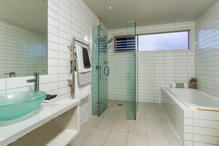 Photo of property in 6 Brighton Terrace, Murrays Bay, Auckland, 0630