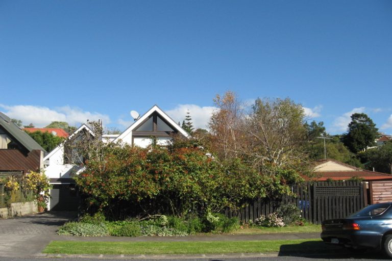 Photo of property in 26 Charles Dickens Drive, Mellons Bay, Auckland, 2014