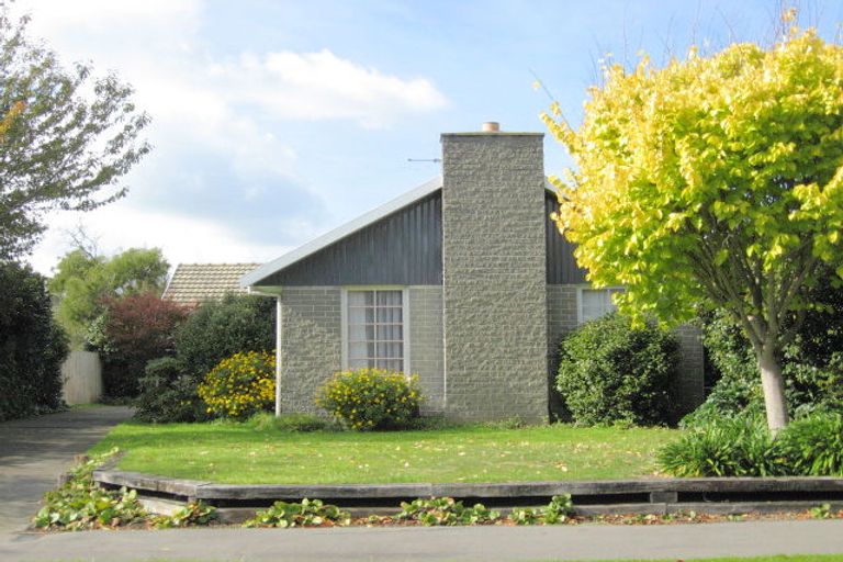 Photo of property in 6 Longmuir Street, Ilam, Christchurch, 8041