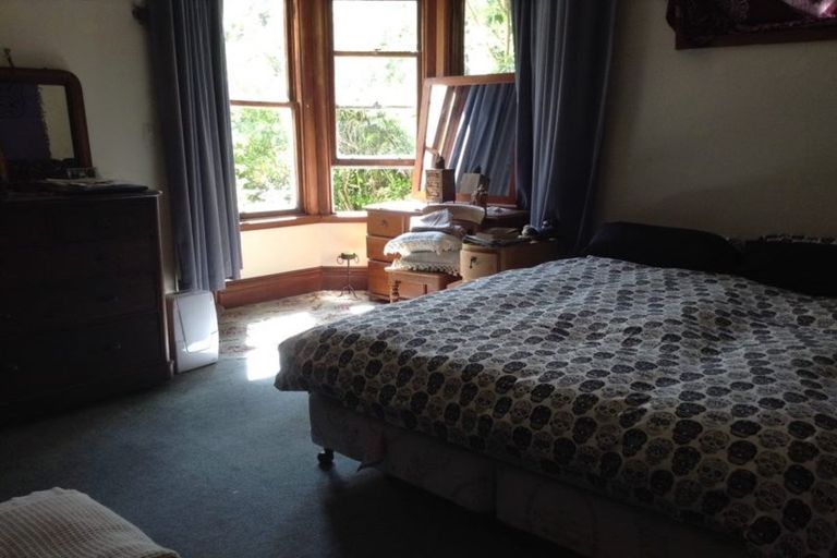 Photo of property in 10 Taungata Road, York Bay, Lower Hutt, 5013