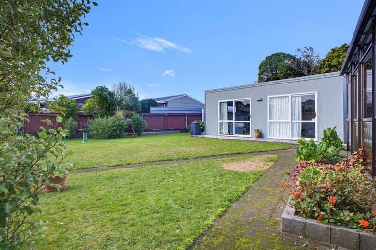 Photo of property in 205 Mangorei Road, Merrilands, New Plymouth, 4312