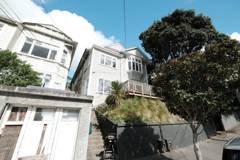 Photo of property in 3 Manley Terrace, Newtown, Wellington, 6021