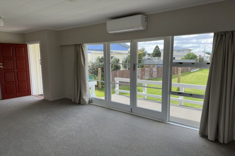 Photo of property in 11a Buchanan Place, Hawera, 4610