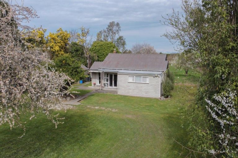 Photo of property in 102 Levels Plain Road, Levels, Timaru, 7975