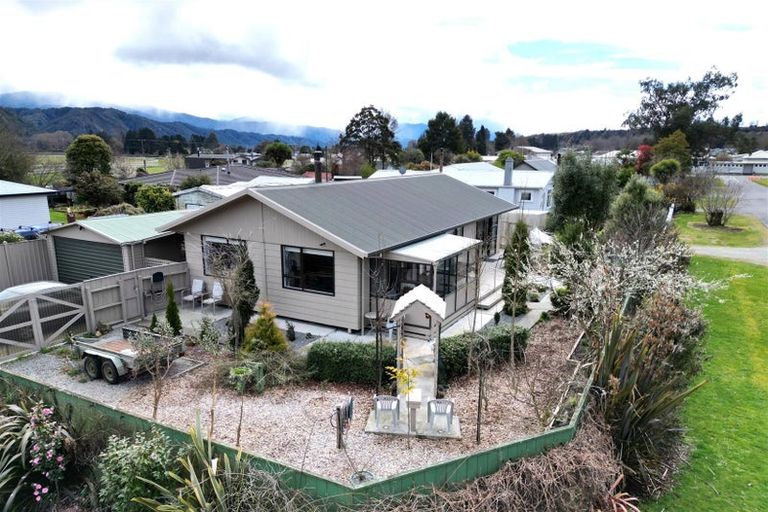Photo of property in 14 Andersen Street, Reefton, 7830