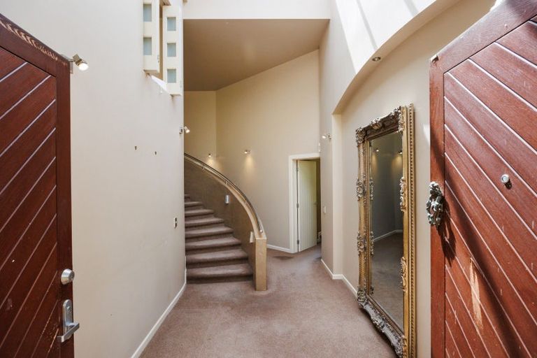 Photo of property in 5 The Oaks, Awapuni, Palmerston North, 4412