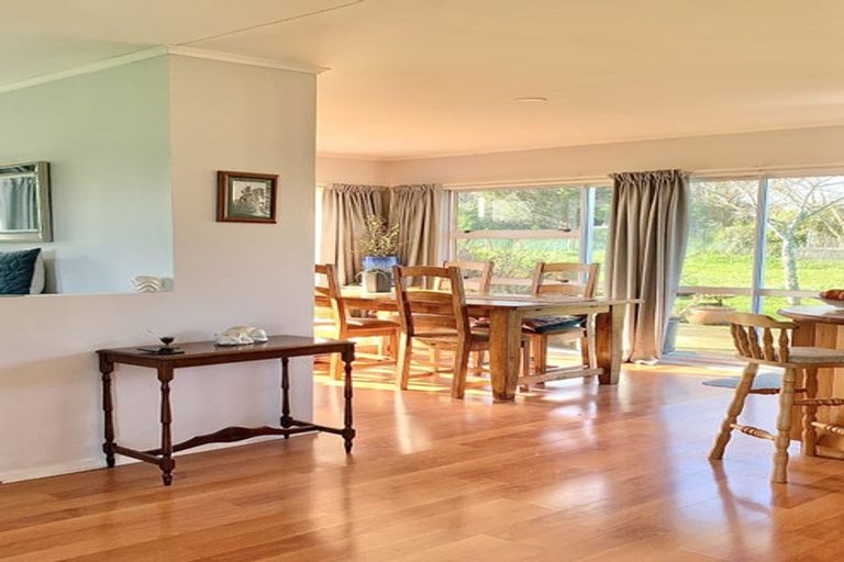 Photo of property in 28 Leeton Drive, Waipukurau, 4200