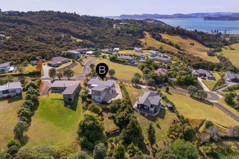 Photo of property in 16 Ohuka Place, Whitianga, 3510