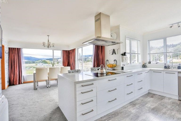 Photo of property in 10 Paterson Road, Mosgiel, 9092