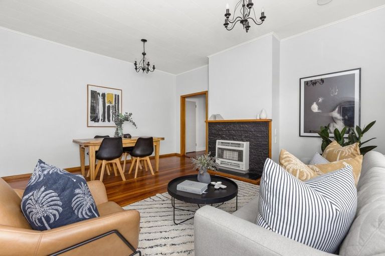 Photo of property in 107 Grays Road, Saint Leonards, Hastings, 4120