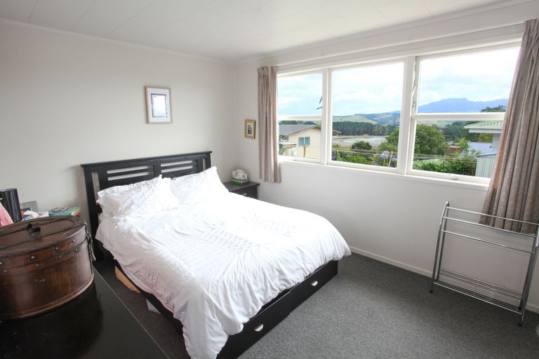 Photo of property in 6 Manukau Road, Raglan, 3225