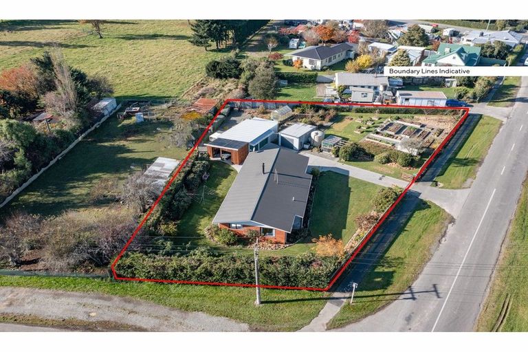 Photo of property in 3056 Coaltrack Road, Coalgate, 7673