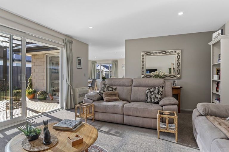 Photo of property in 21 Sequoia Way, Rangiora, 7400