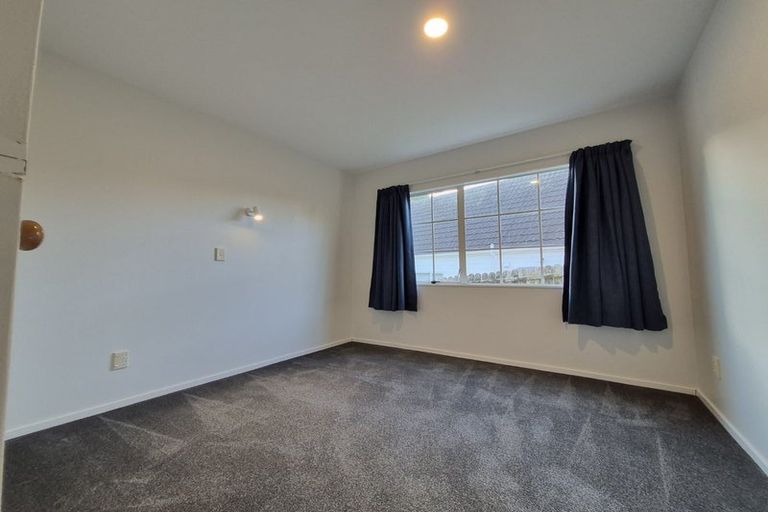 Photo of property in 14 Redfern Lane, Glenfield, Auckland, 0629