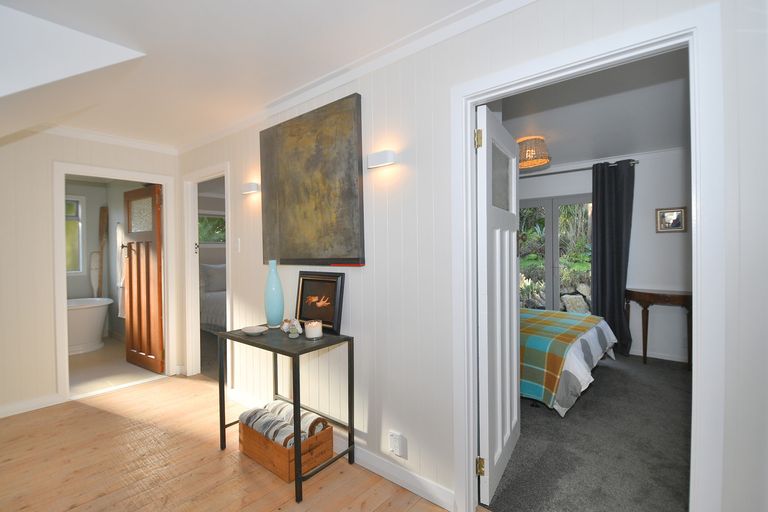 Photo of property in 6 Kendale Drive, Leigh, 0985