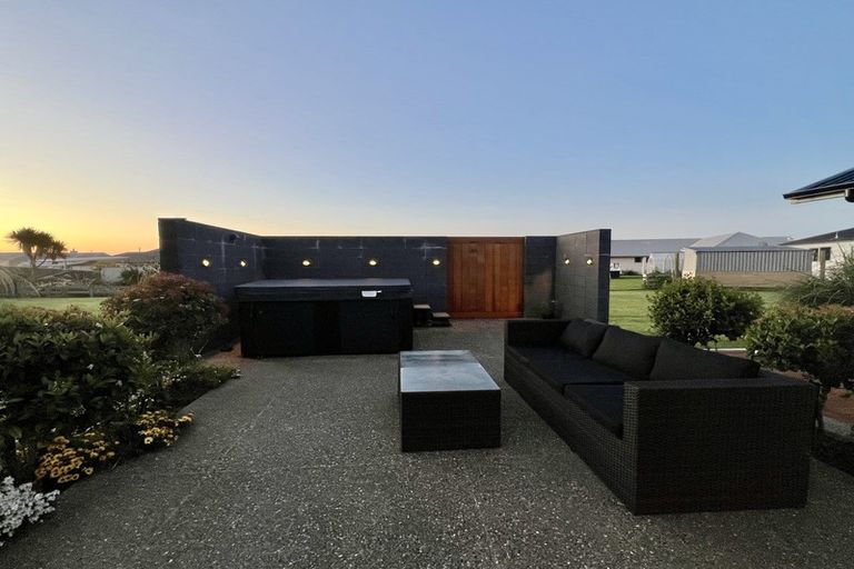 Photo of property in 9 Court Of Ascot, Seaward Bush, Invercargill, 9812