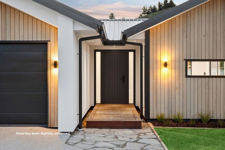 Photo of property in 11 Lake Mckay Drive, Luggate, 9382