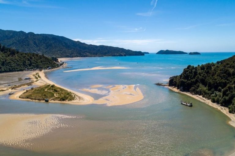 Photo of property in 26 Lady Barkly Grove, Kaiteriteri, Motueka, 7197