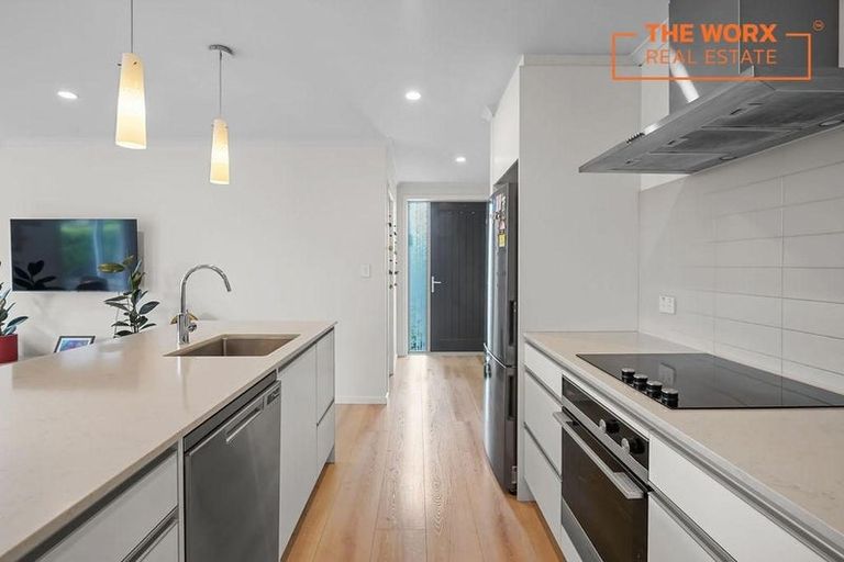 Photo of property in 5 Sauterne Road, Kumeu, 0810