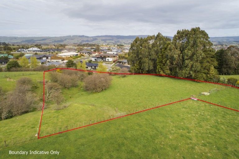 Photo of property in 27 Schnell Drive, Kelvin Grove, Palmerston North, 4414