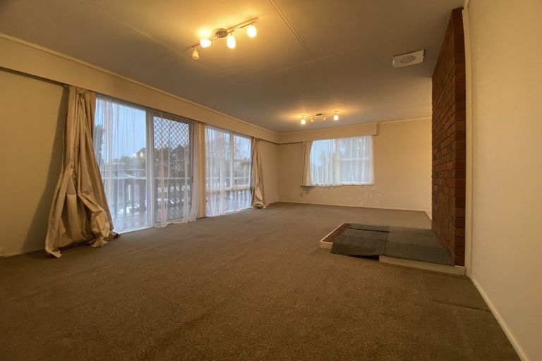 Photo of property in 147 Reeves Road, Pakuranga Heights, Auckland, 2010