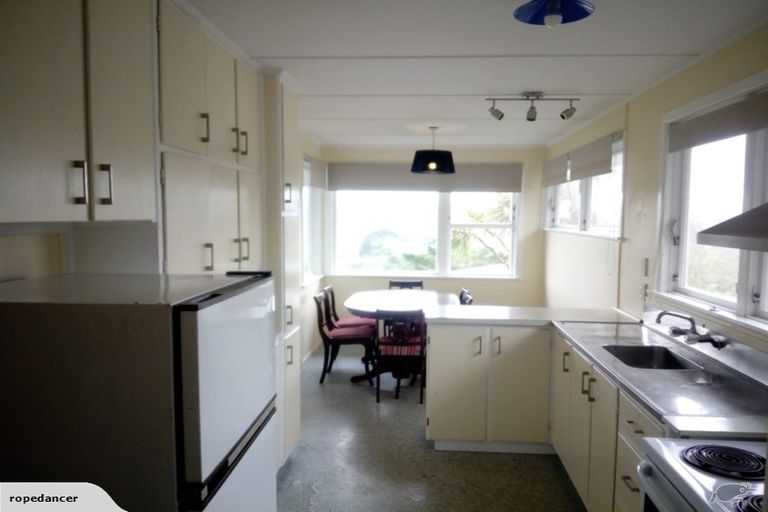 Photo of property in 20 Jane Grove, Paparangi, Wellington, 6037