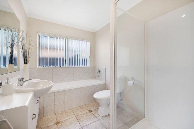 Photo of property in 10 Kilbaha Close, East Tamaki, Auckland, 2013