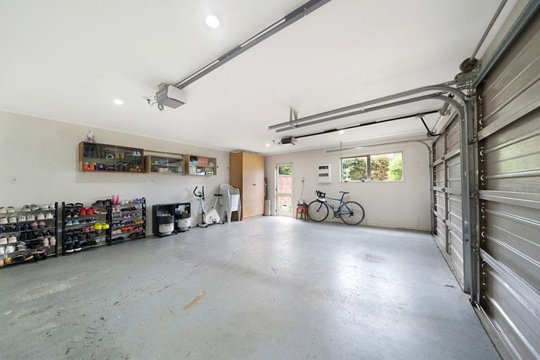 Photo of property in 10 Dainton Place, New Lynn, Auckland, 0600