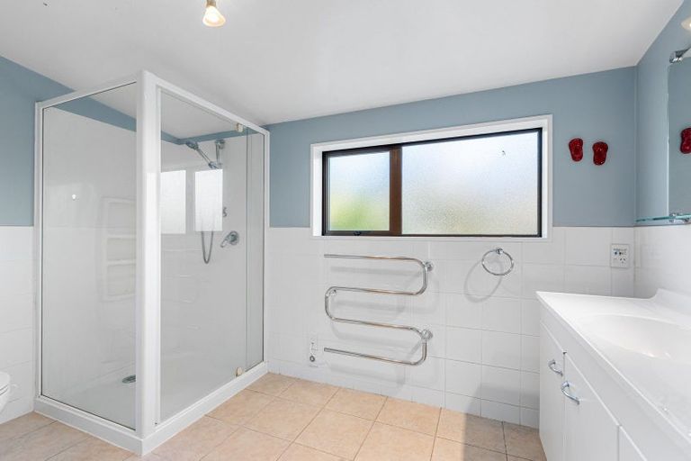 Photo of property in 2 Terrace Road, Leithfield, Amberley, 7481