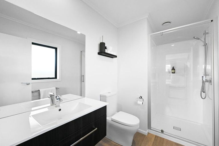 Photo of property in 18a Rose Leigh Drive, Cambridge, 3434