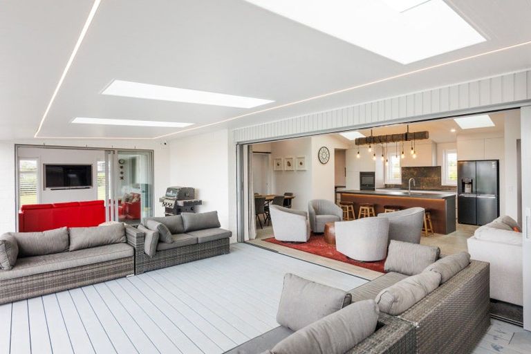 Photo of property in 12 Colquhoun Way, Kelvin Grove, Palmerston North, 4470