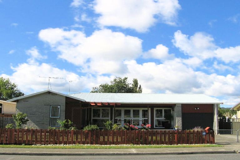 Photo of property in 42 Holdsworth Avenue, Trentham, Upper Hutt, 5018