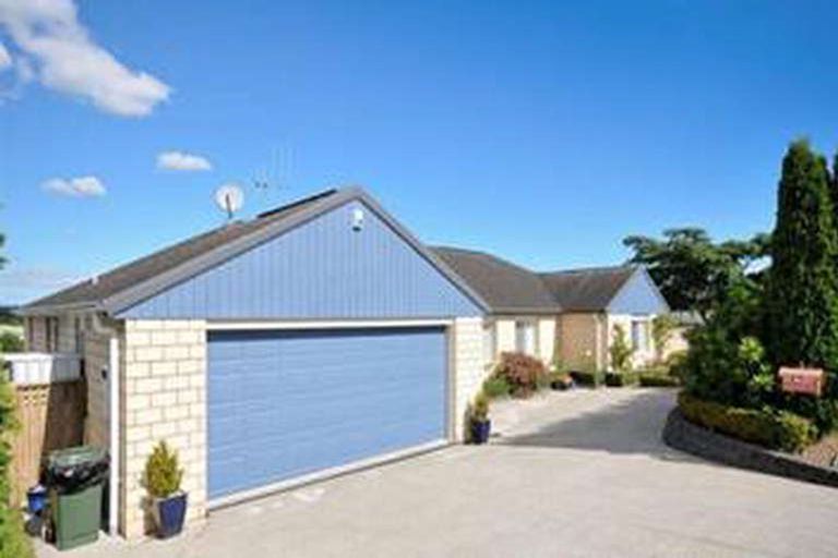 Photo of property in 6 Southworth Place, Grandview Heights, Hamilton, 3200