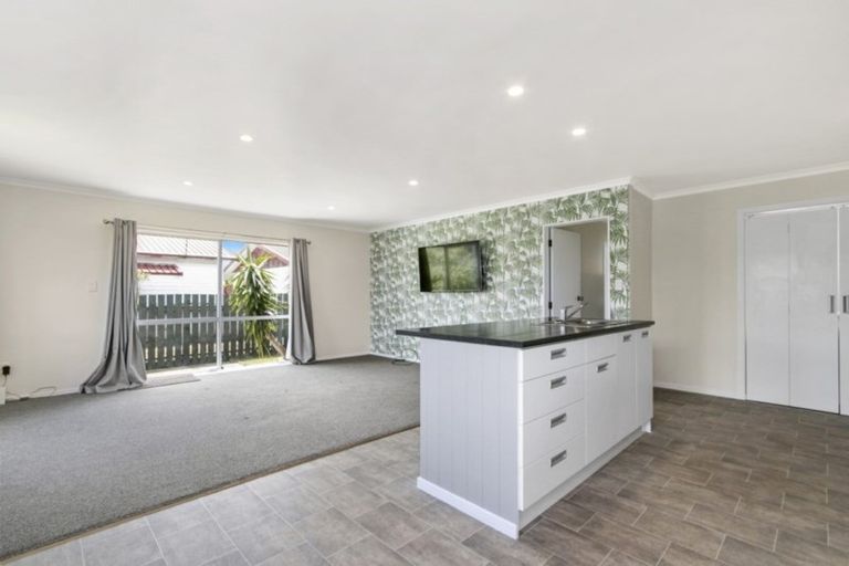 Photo of property in 4 Wellington Road, Wainuiomata, Lower Hutt, 5014