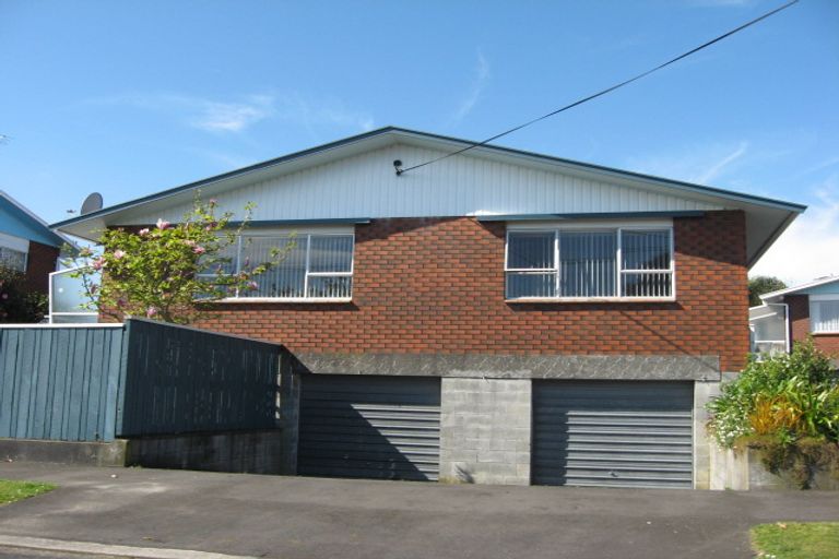 Photo of property in 2/3 Bideford Street, Brooklands, New Plymouth, 4310