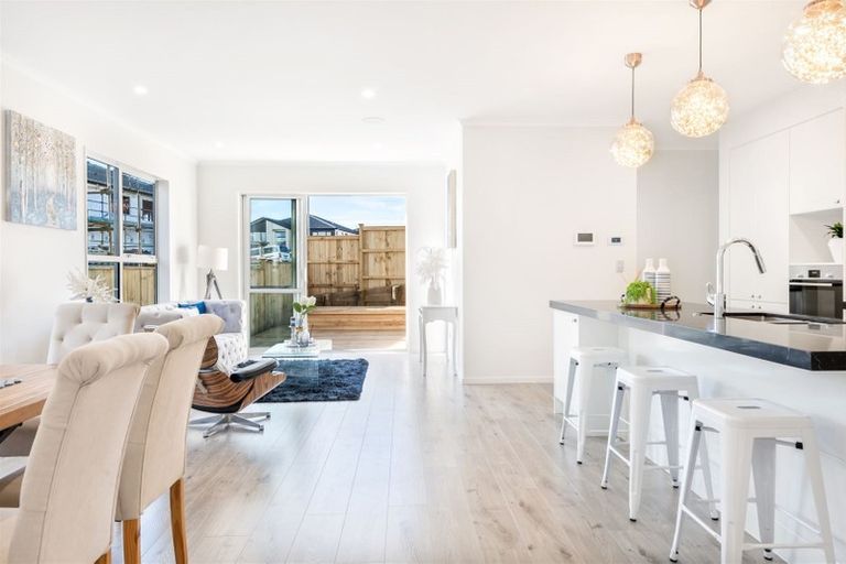 Photo of property in 10 Aklander Rise, Flat Bush, Auckland, 2019