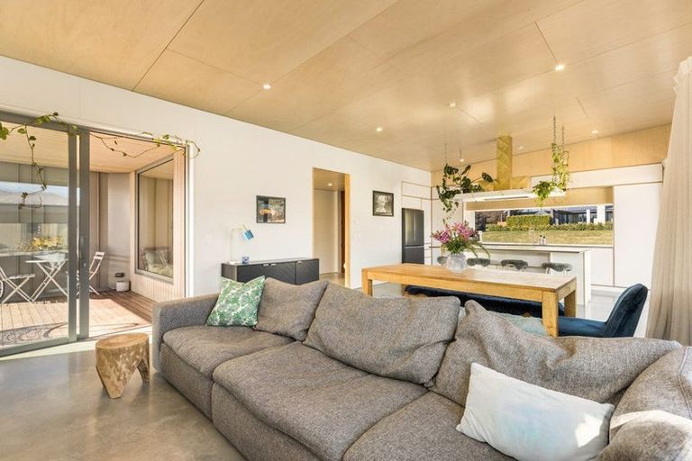 Photo of property in 6 Pounamu Avenue, Albert Town, Wanaka, 9305