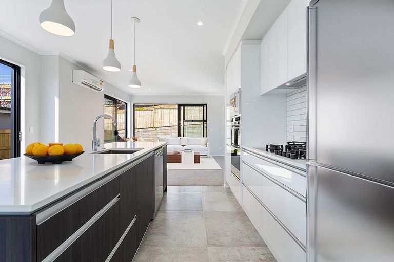 Photo of property in 17 Kuku Avenue, Red Beach, 0932