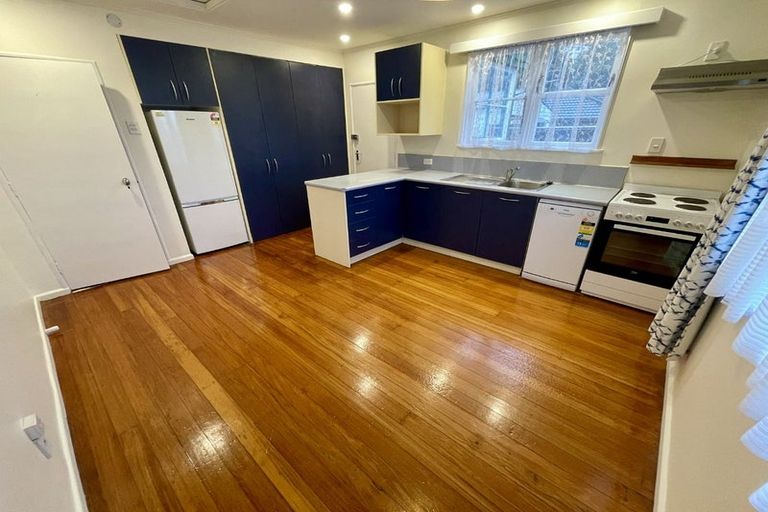 Photo of property in 32 Naenae Road, Naenae, Lower Hutt, 5011