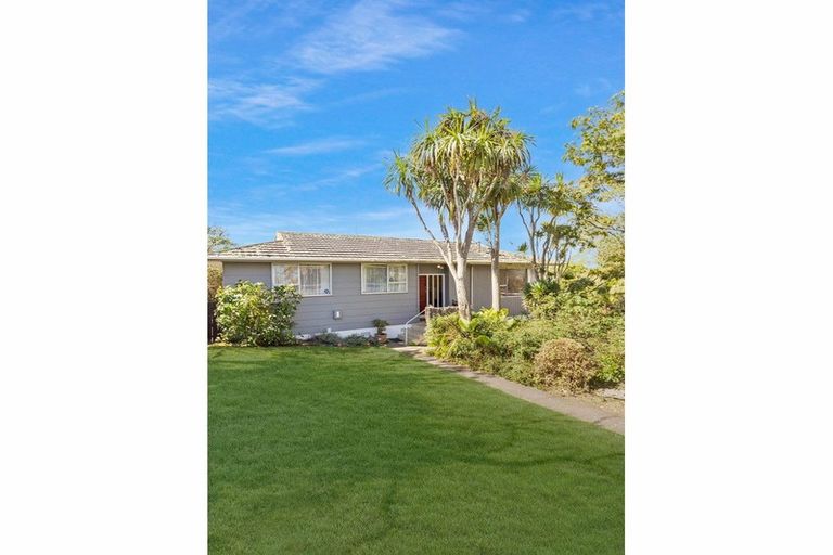 Photo of property in 24 Leaver Place, Weymouth, Auckland, 2103