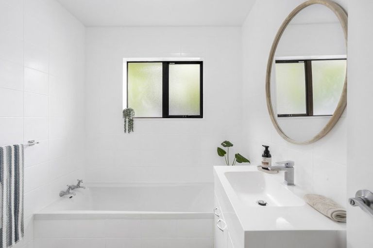 Photo of property in 32 Precelly Street, Allanton, Mosgiel, 9092