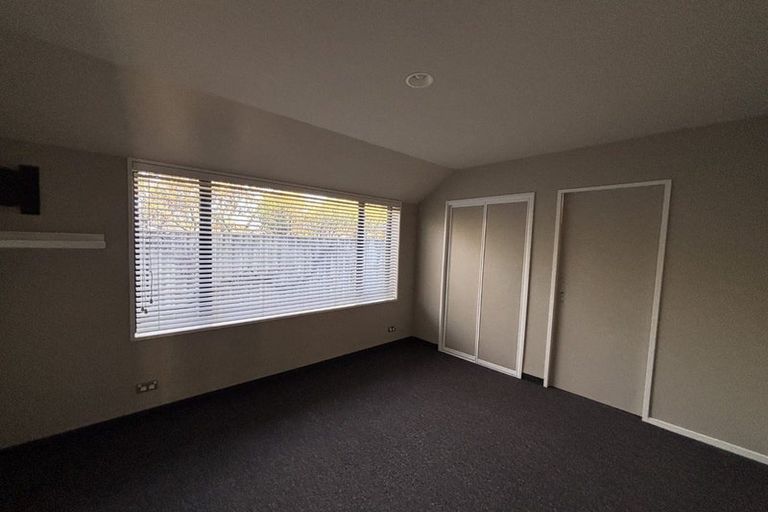 Photo of property in 4 Regalwood Close, Parklands, Christchurch, 8083