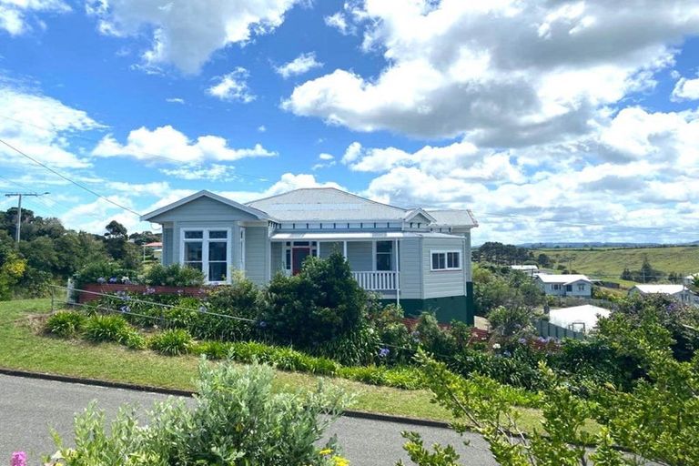 Photo of property in 20 Cambridge Street, Patea, 4520