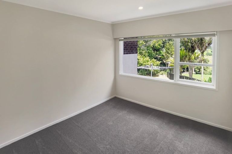 Photo of property in 2/27 Waitemata Road, Hauraki, Auckland, 0622
