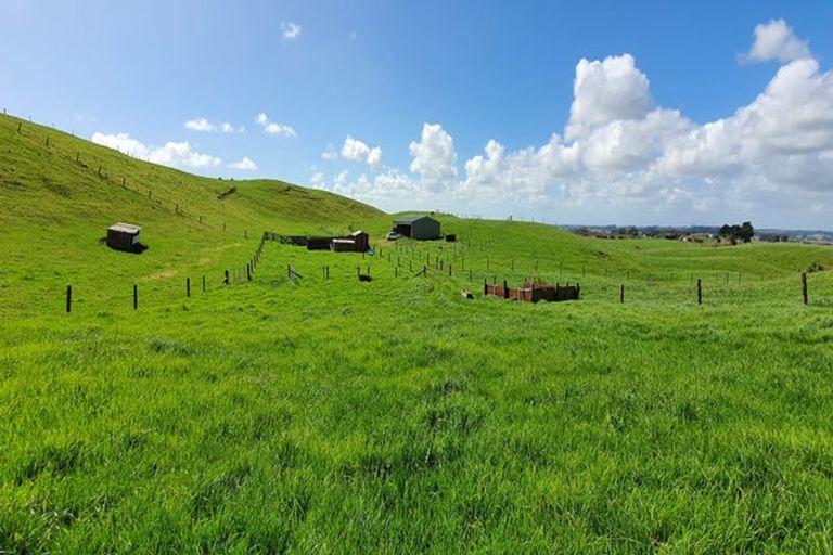 Photo of property in 247 Kaihau Road, Karioitahi, Waiuku, 2683