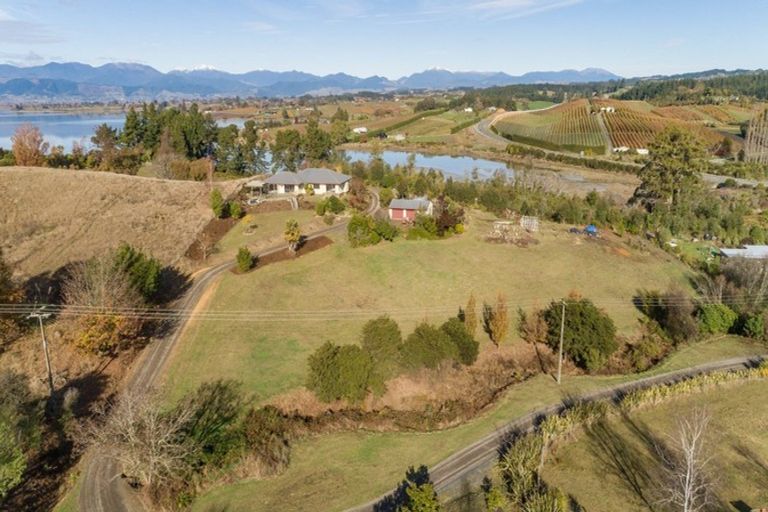 Photo of property in 11 Mapua Drive, Mapua, Upper Moutere, 7173