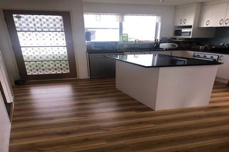 Photo of property in 59 Archmillen Avenue, Pakuranga Heights, Auckland, 2010