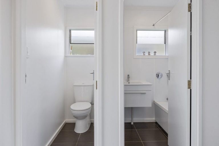 Photo of property in 6 Calgher Avenue, Waitara, 4320